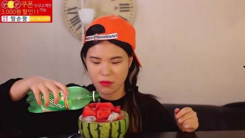 中韩网友韩网热议吃瓜,吃瓜背后的文化现象与网络影响力