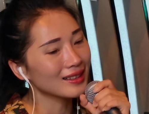网红歌手蒋汶珊吃瓜图片,网红歌手的日常生活曝光